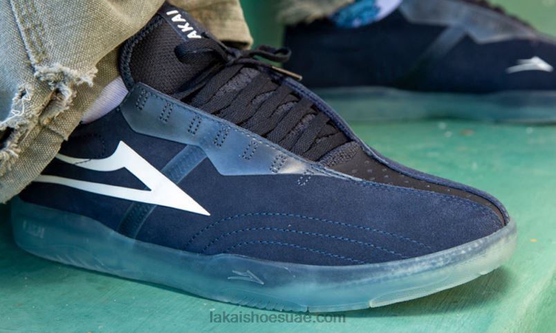 Lakai 0LF8J35عصري من جلد الغزال البحري